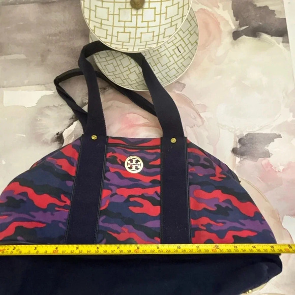 ! Tory Burch camo bag - Picture 6 of 7